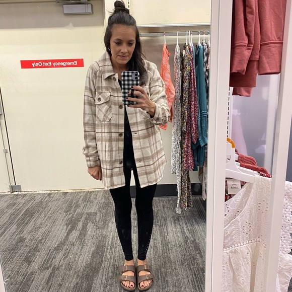 Meet your Posher, Britney - Picture 2 of 2